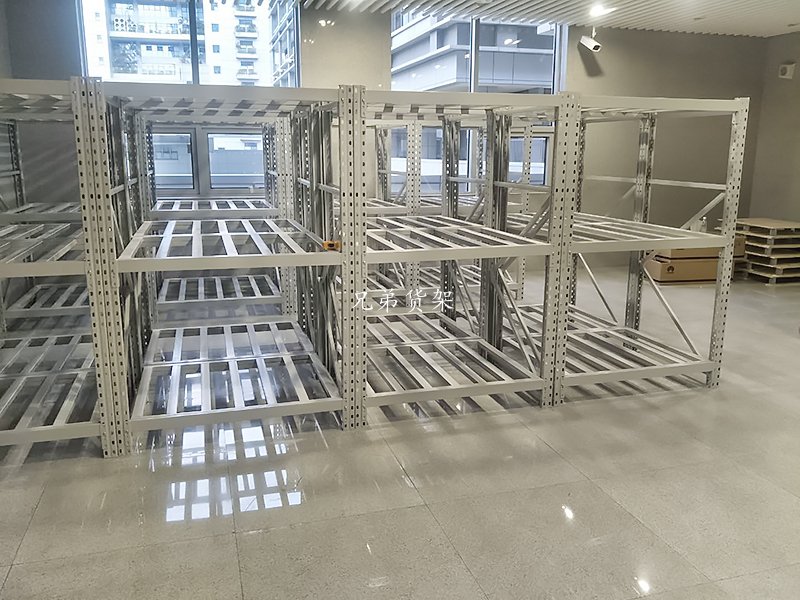 不銹鋼輕型貨架都有哪些價(jià)格？深圳輕型貨架價(jià)