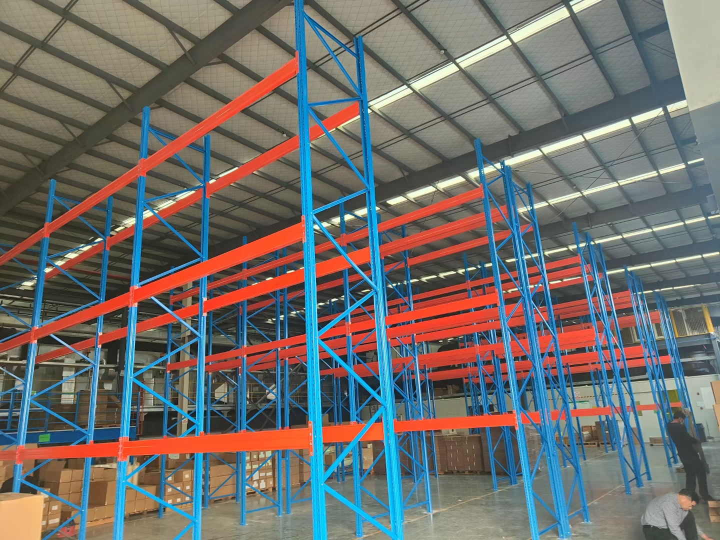 倉庫貨架規(guī)劃廠家哪里找？--找深圳兄弟貨架